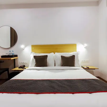 Super Townhouse Rcc Elite Hotel Hyderabad Exterior photo